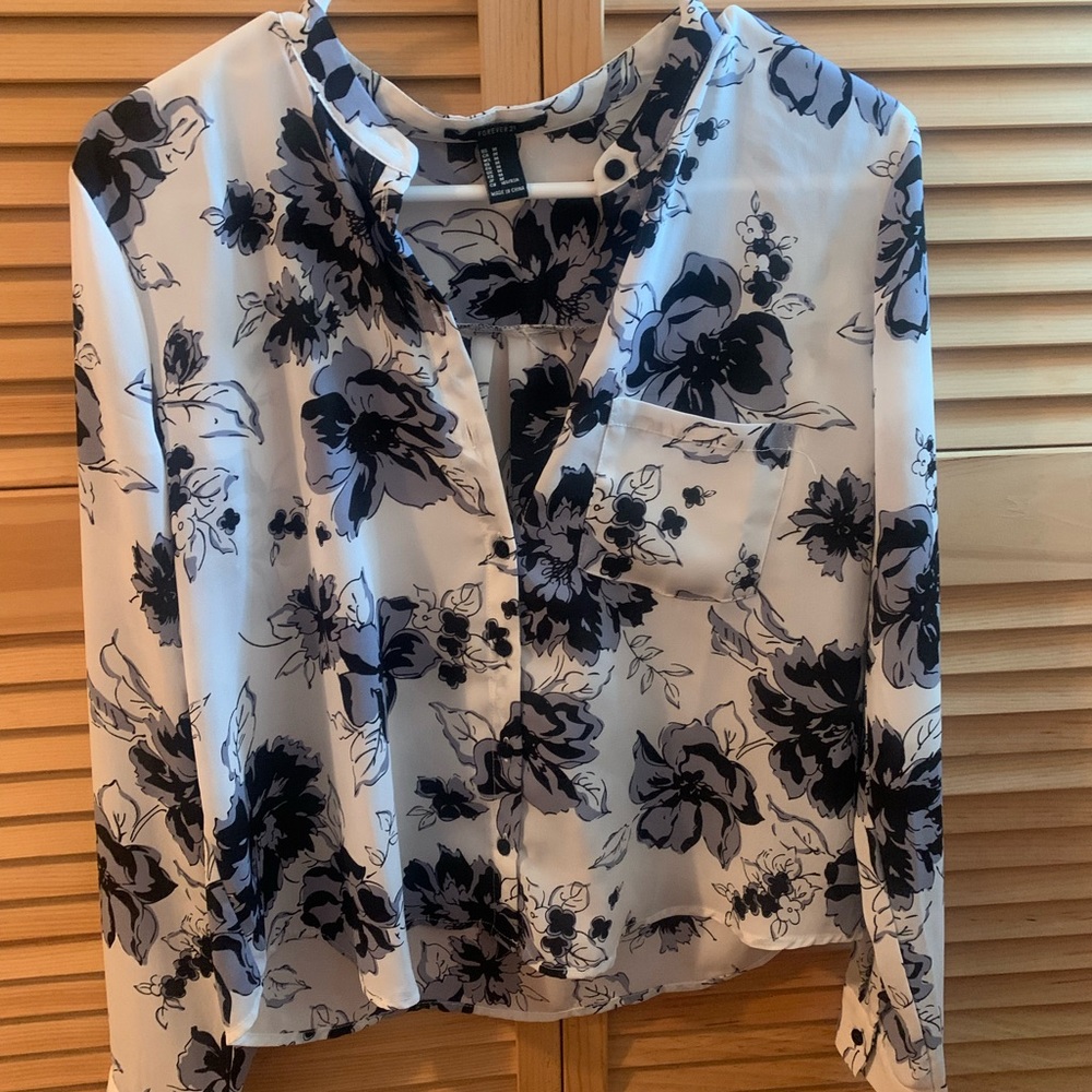 Forever21 Blue/White Floral Blouse - Medium Size
